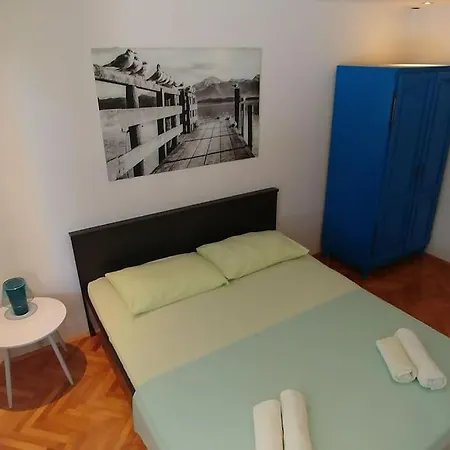 Blue Stobrec - *